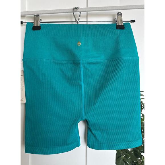 Spiritual Gangster Love Sculpt Biker Short 5", Size XS/S, NWT, Turquoise - Picture 4 of 5